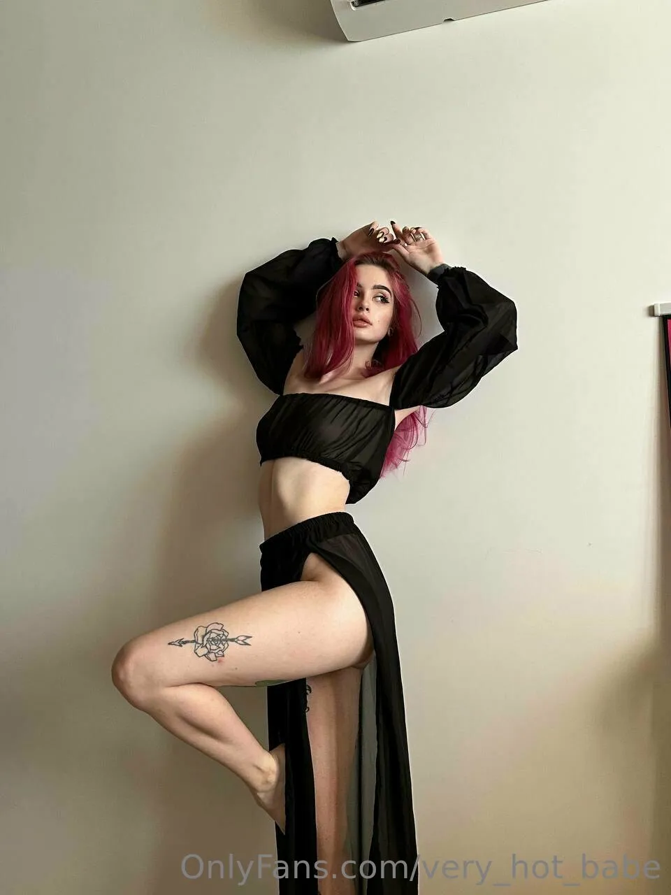 Veronica OnlyFans premium content 15 - very_hot_babe exclusive collection