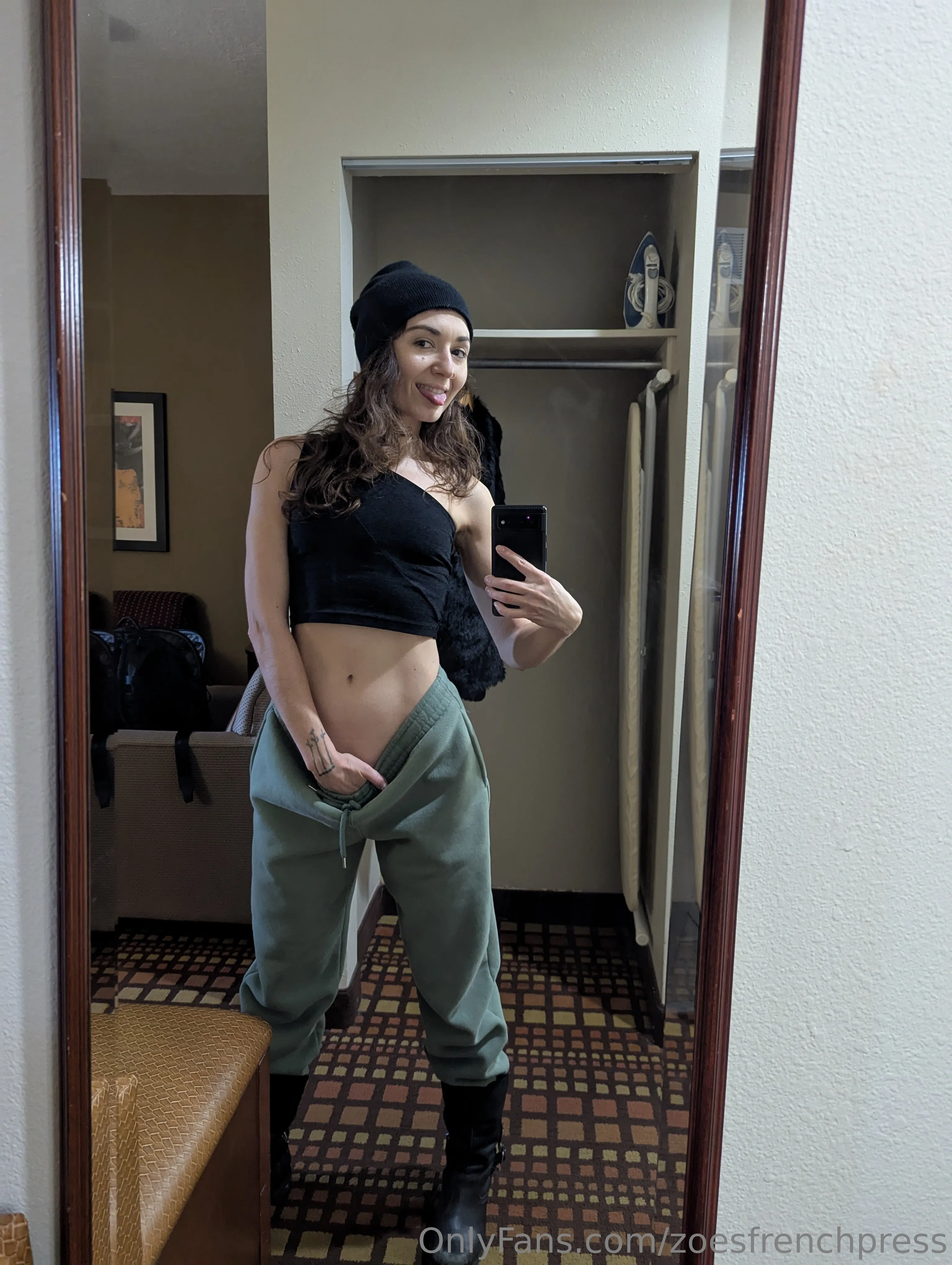 ZW OnlyFans premium content 16 - zoesfrenchpress exclusive collection